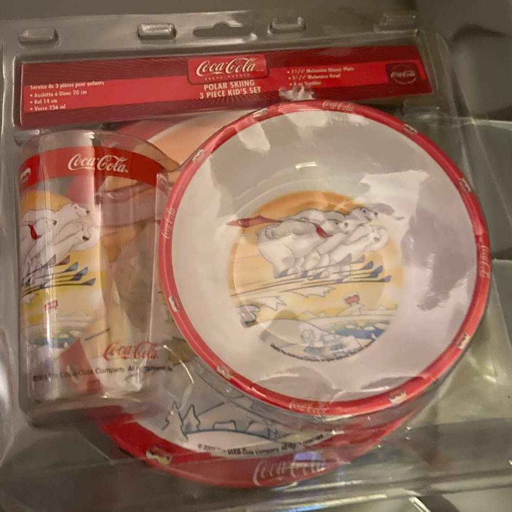 NIP 3 pc 2003 Coca Cola kids plate & cup set